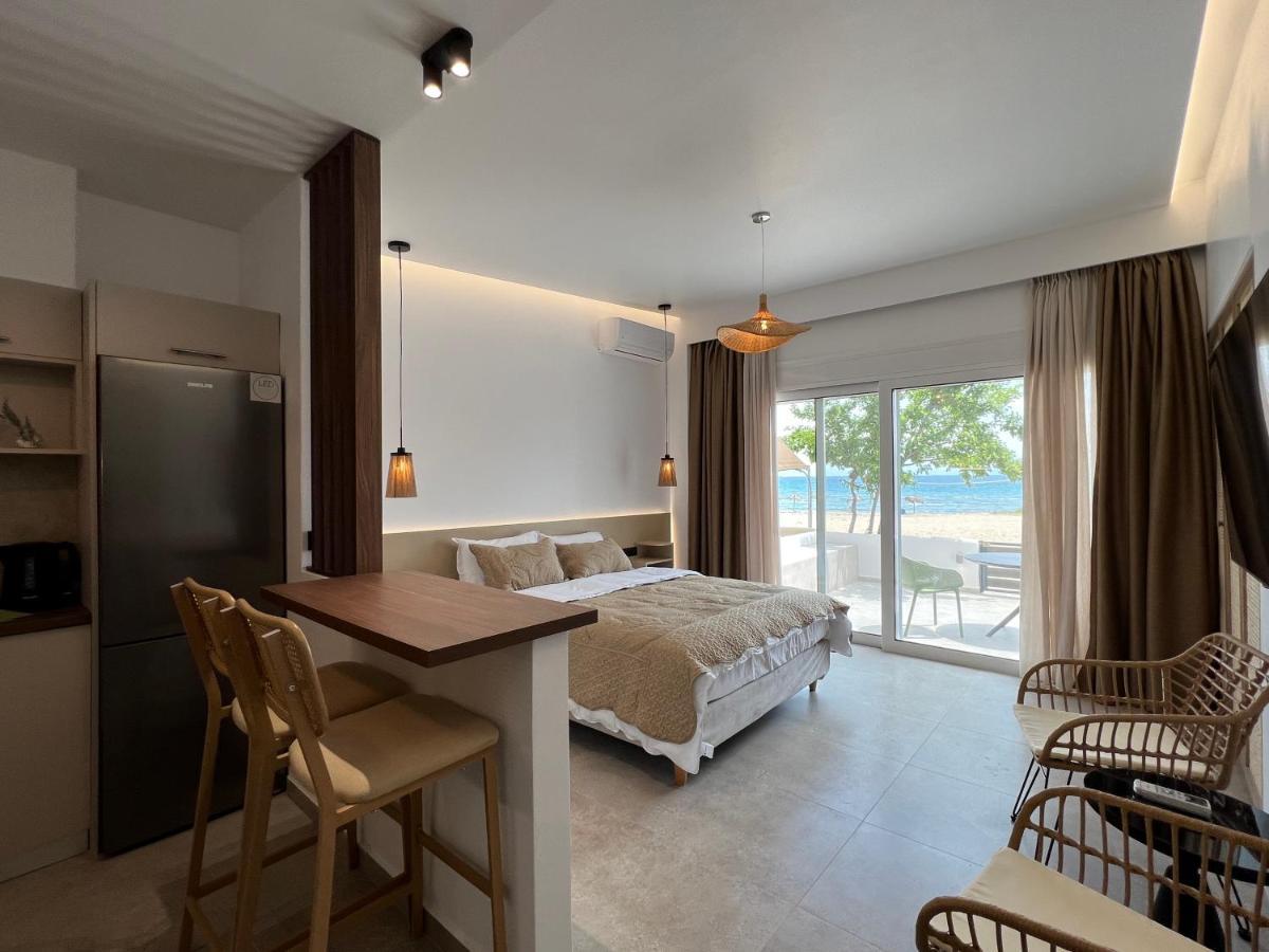 Penthouse & Apartments By The Sea Airport Airstay Artemida  Luaran gambar